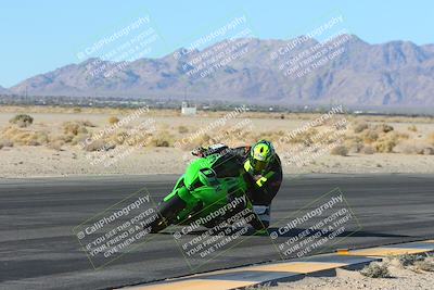 media/Jan-10-2025-CVMA Friday Practice (Fri) [[489e0da257]]/Group 4 and Trackday/Session 2 (Turn 4 Inside)/